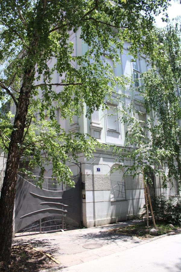 Garden Center Apartment Нови-Сад Экстерьер фото